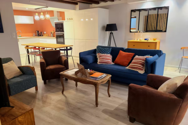 Cyndie Orfano - Belle maison de ville proche gare et centre - La clé dorée conciergerie