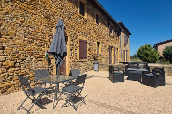 Cyndie Orfano - Jolie maisonnette avec terrasse - la clé dorée conciergerie
