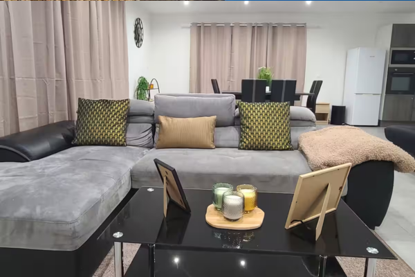 Cyndie Orfano - Le Gite du Tacot - la clé dorée conciergerie